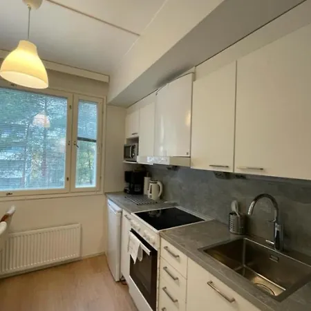 Kotimaailma - Tilava Yksioe Apartment Helsinki